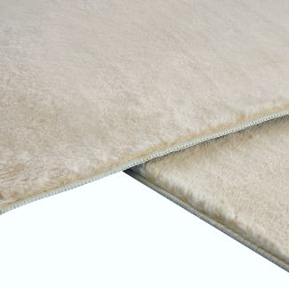Denna produkten heter Cat, tillverkad av Polyester material med en vacker Beige färg - SE Mattor