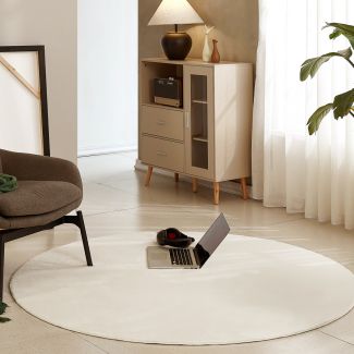 Denna produkten heter Cat, tillverkad av Polyester material med en vacker Offwhite färg - SE Mattor