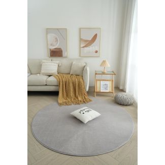 Denna produkten heter Comfy, tillverkad av Polyester material med en vacker Silver färg - SE Mattor