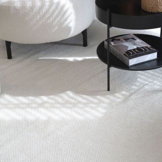 Denna produkten heter Molly, tillverkad av 60% Ull & 40% Bomull material med en vacker Vit färg - SE Mattor