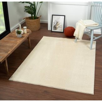 Denna produkten heter Cat Beige 200x290 cm, tillverkad av Polyester material med en vacker {color} färg - SE Mattor