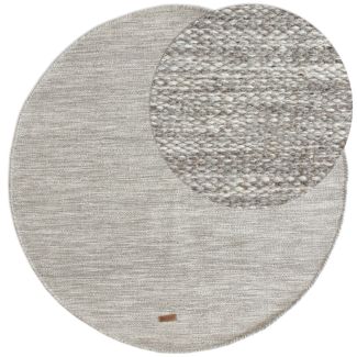 Denna produkten heter Lunda, tillverkad av 80% Ull & 20% Bomull material med en vacker Ljusgrå färg - SE Mattor