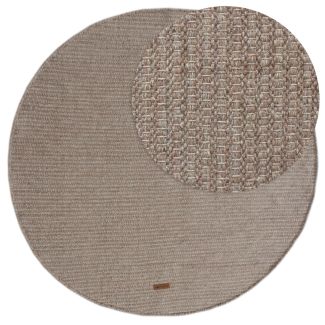 Denna produkten heter Molly, tillverkad av 80% Ull & 20% Bomull material med en vacker Greige färg - SE Mattor